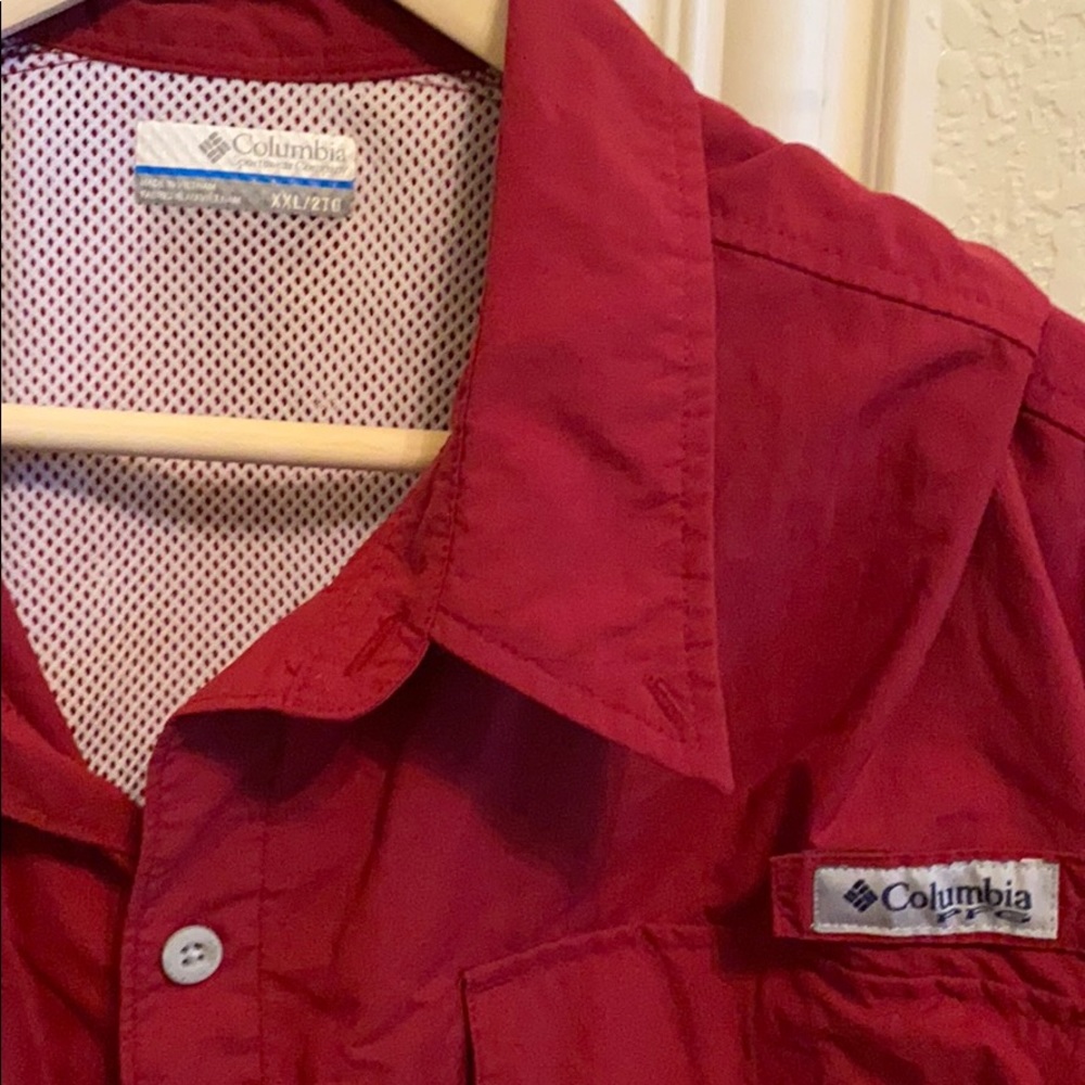 Men’s Deep red Columbia PFG short sleeve shirt